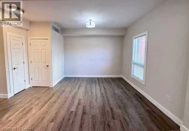 161 WELLINGTON Street N Unit# 201, #201