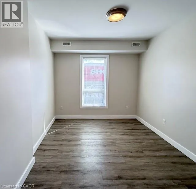 161 WELLINGTON Street N Unit# 201, #201