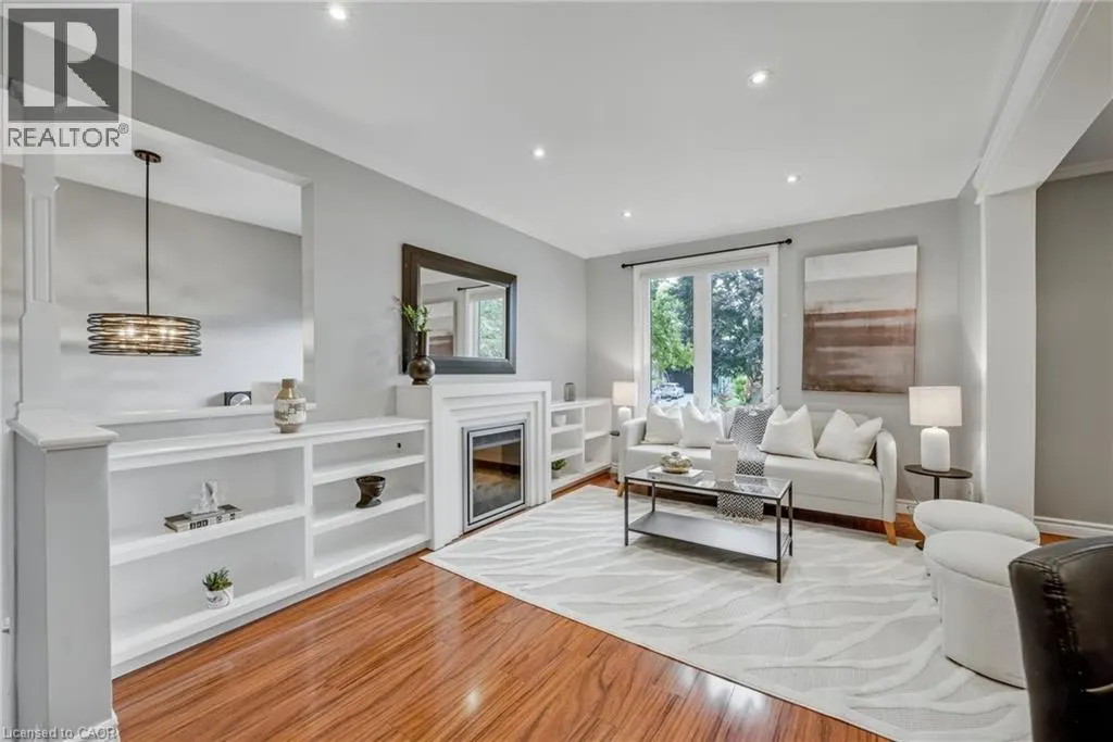 67 WESTBURY Crescent