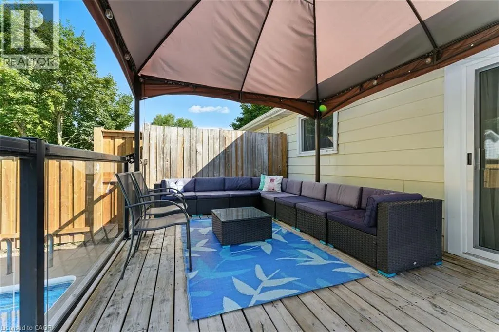 37 MAPLE Crescent