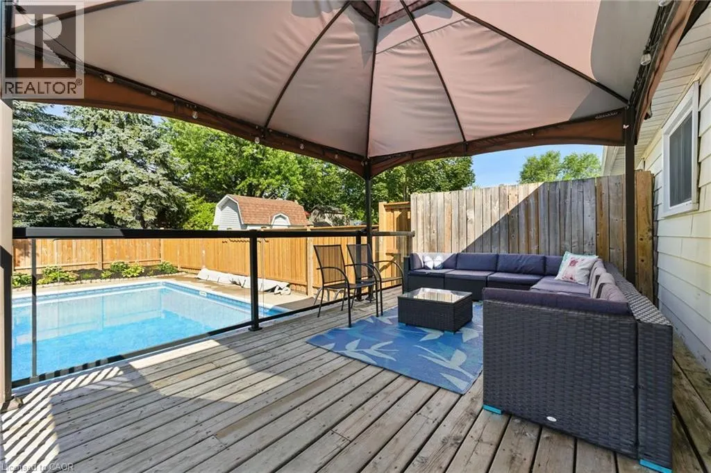 37 MAPLE Crescent