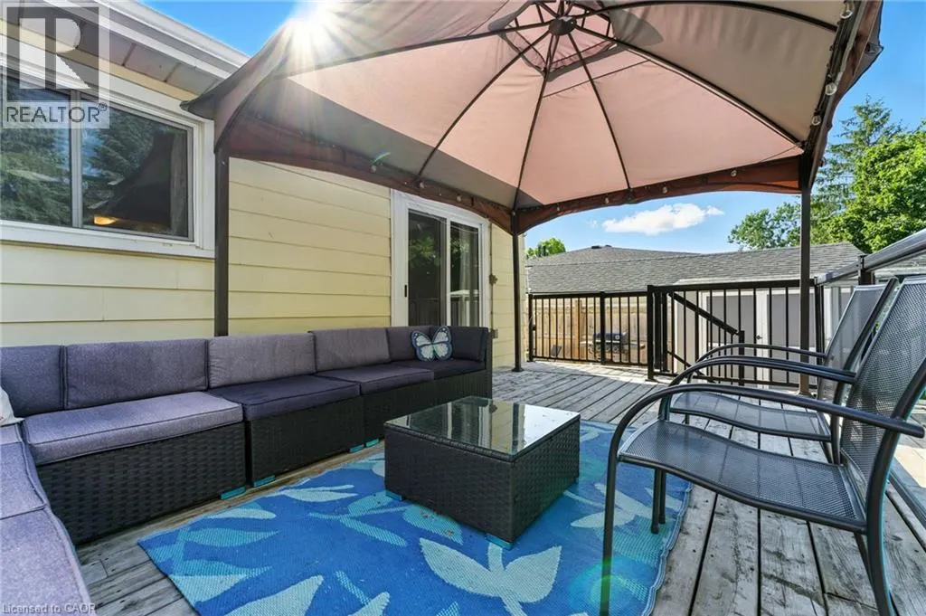 37 MAPLE Crescent