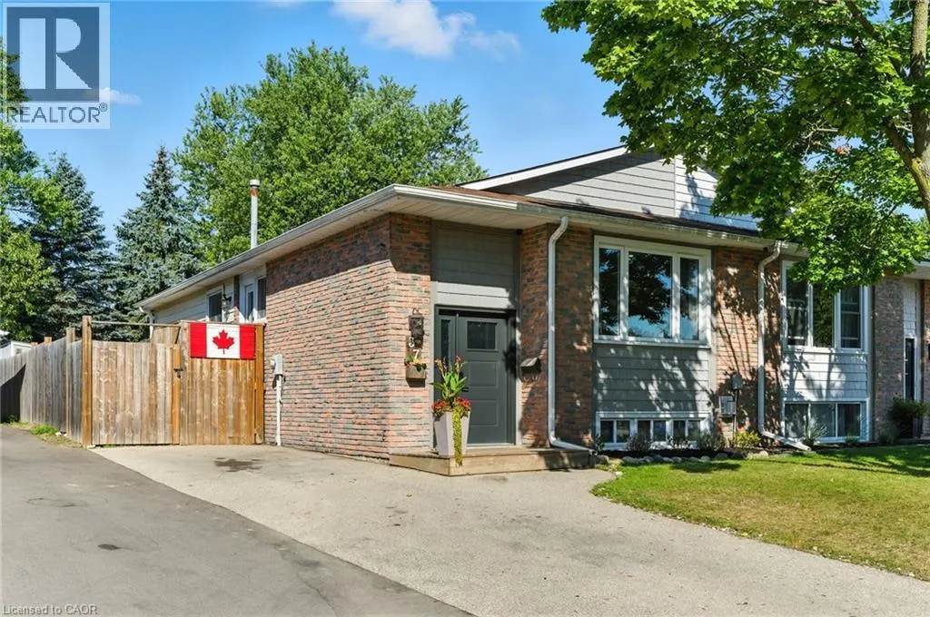 37 MAPLE Crescent