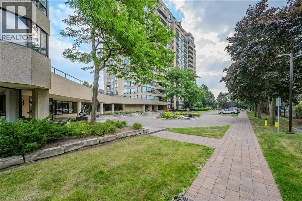 4 WILLOW Street Unit# 903, #903
