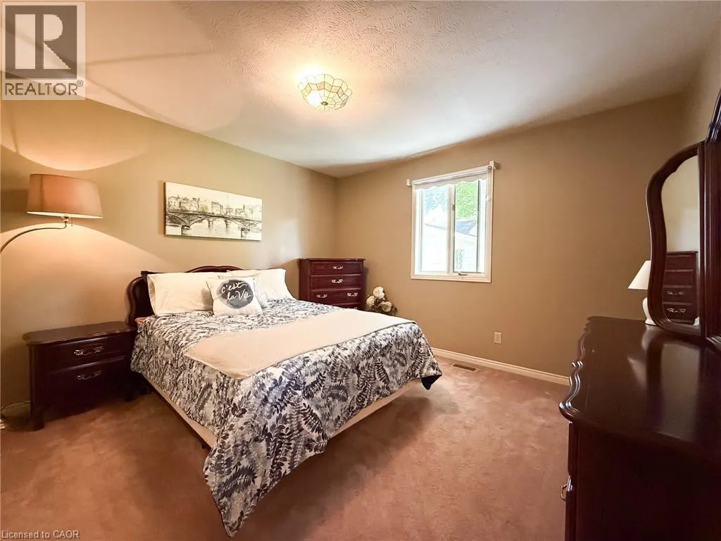 26 LINGWOOD Drive