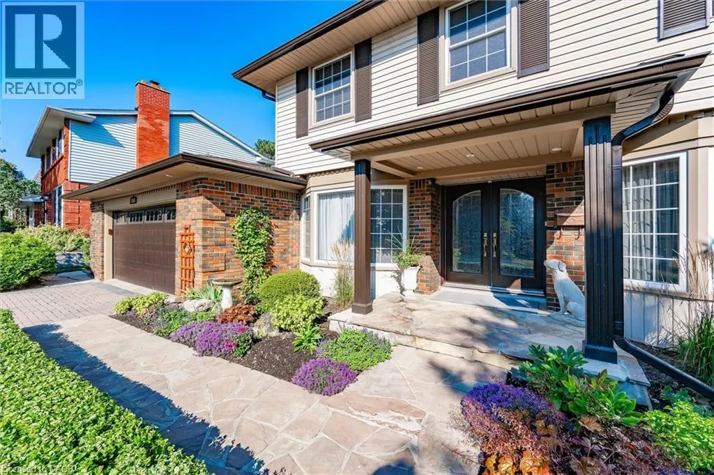 2105 AGINCOURT Crescent