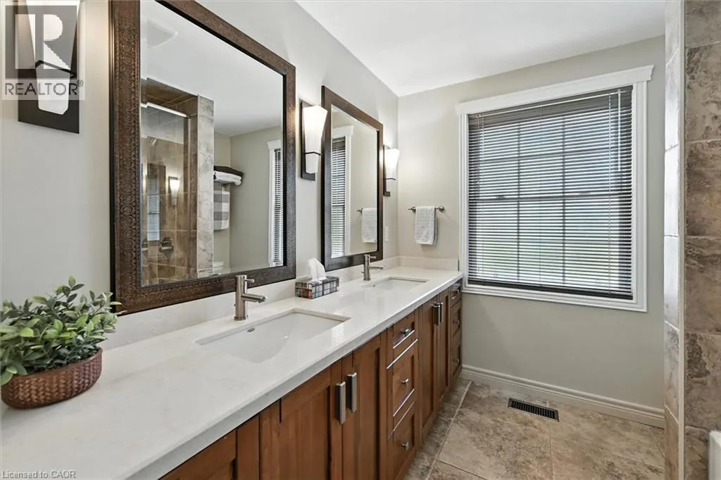 2105 AGINCOURT Crescent
