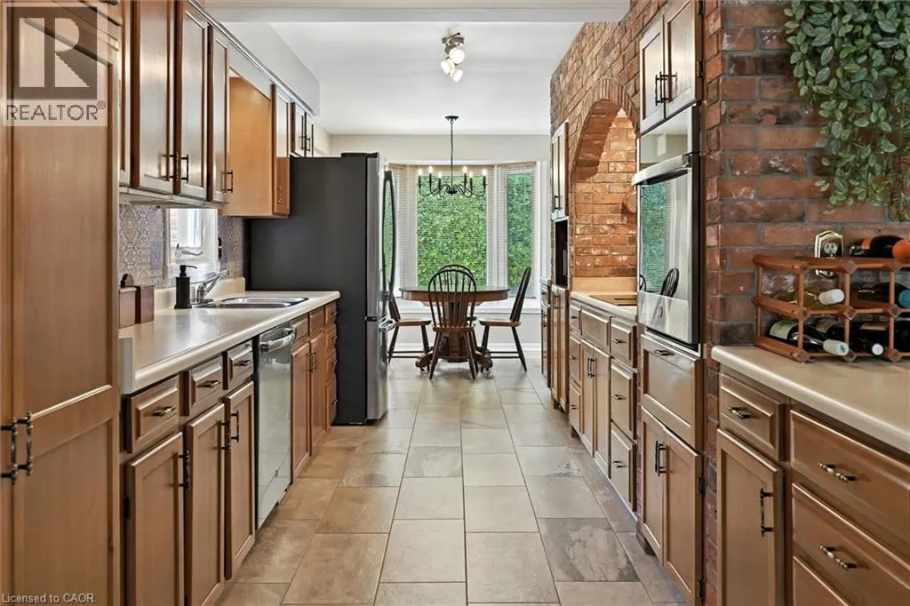 2105 AGINCOURT Crescent