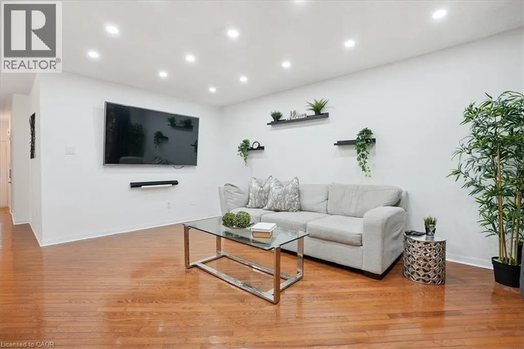 815 STARK Circle