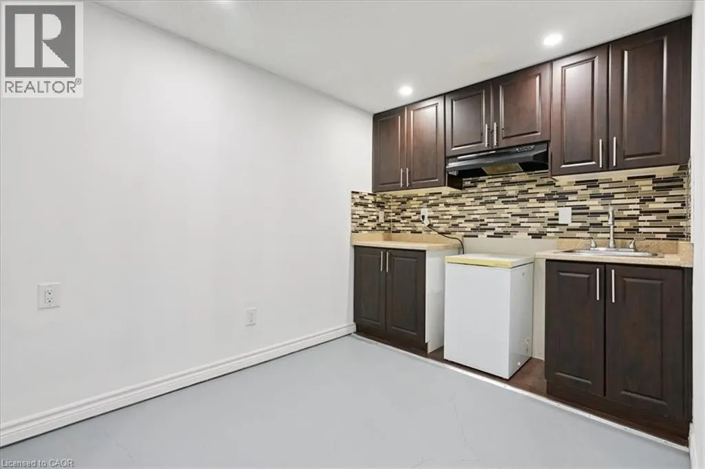 815 STARK Circle