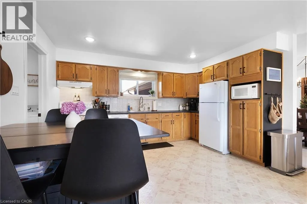 25 MCINTOSH Drive