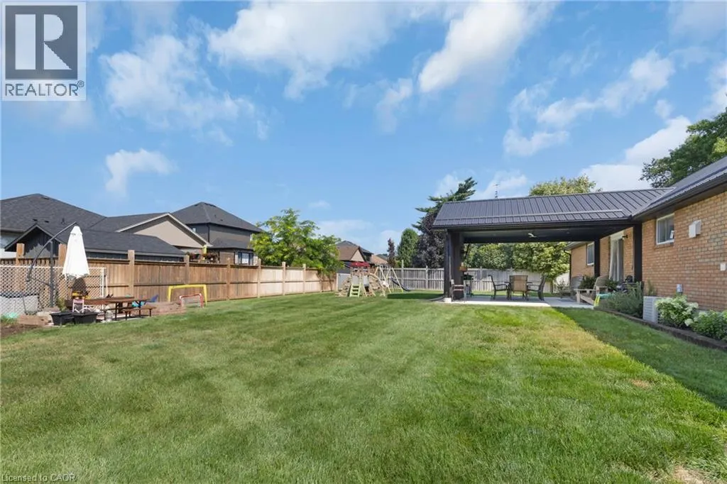 25 MCINTOSH Drive