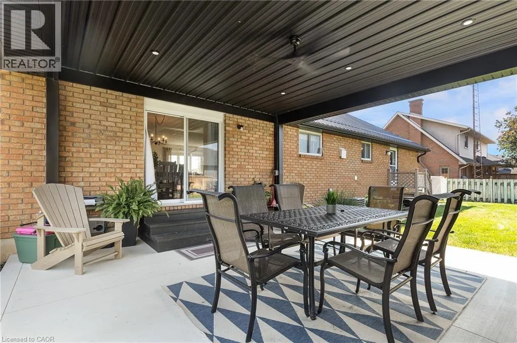 25 MCINTOSH Drive
