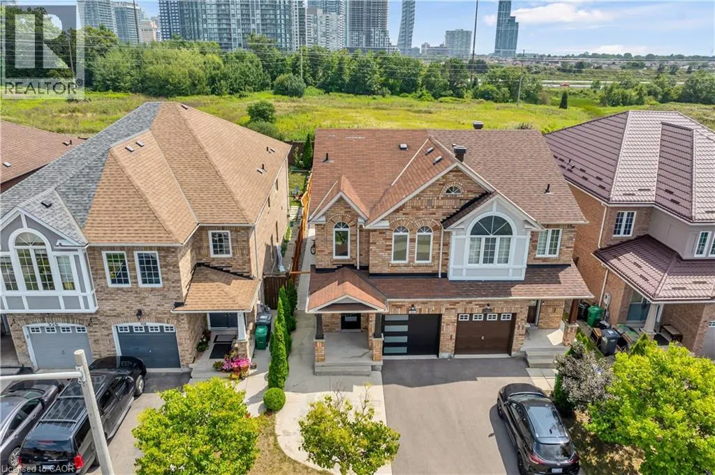 562 ORANGE WALK Crescent
