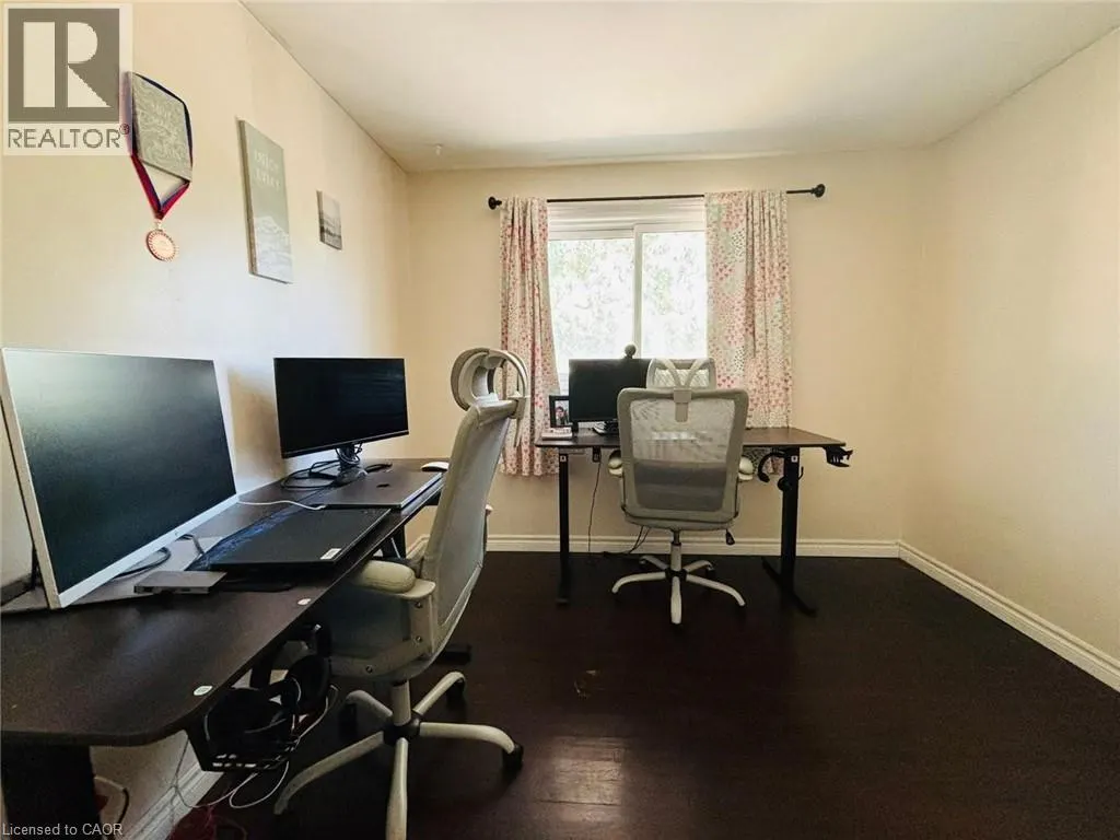1442 PINEVIEW Court