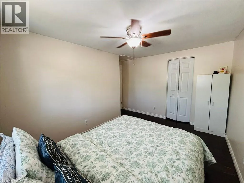 1442 PINEVIEW Court