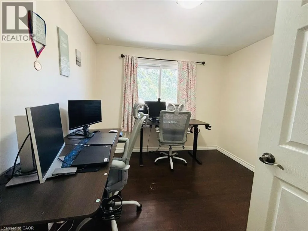 1442 PINEVIEW Court