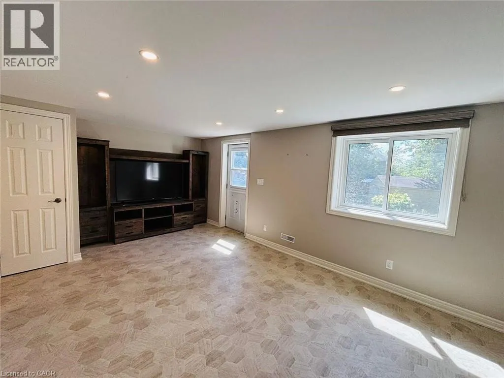 1442 PINEVIEW Court