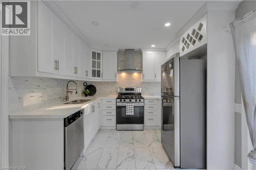 318 EAST 43RD Street