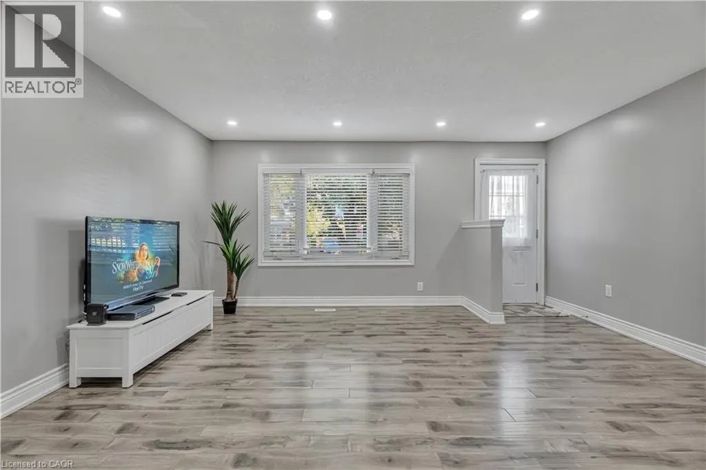 318 EAST 43RD Street
