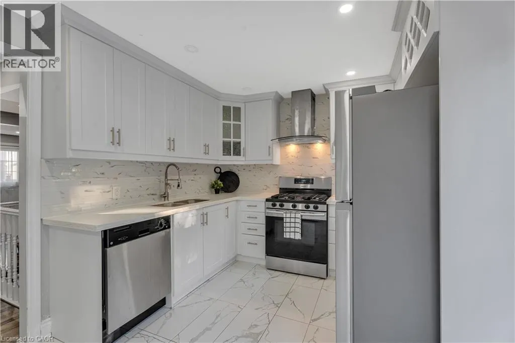 318 EAST 43RD Street