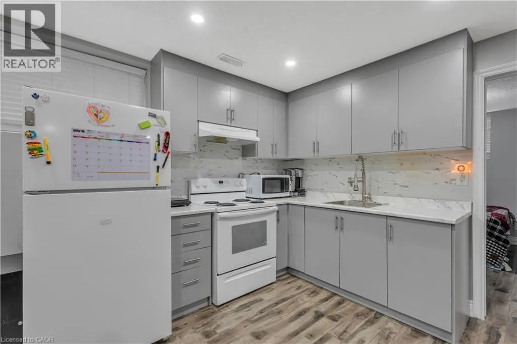 318 EAST 43RD Street