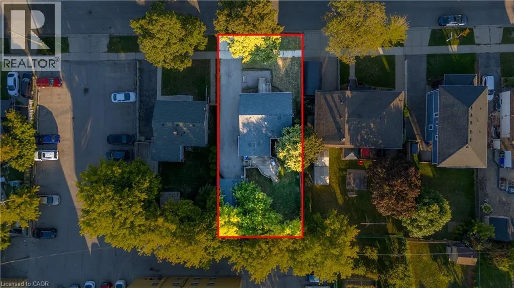318 EAST 43RD Street