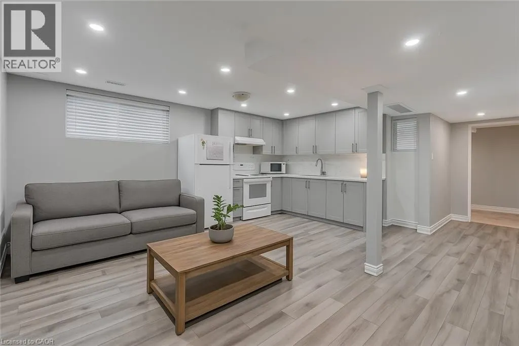 318 EAST 43RD Street