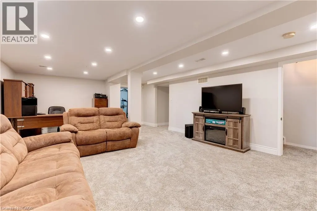 10 SCOTTSWOOD Lane