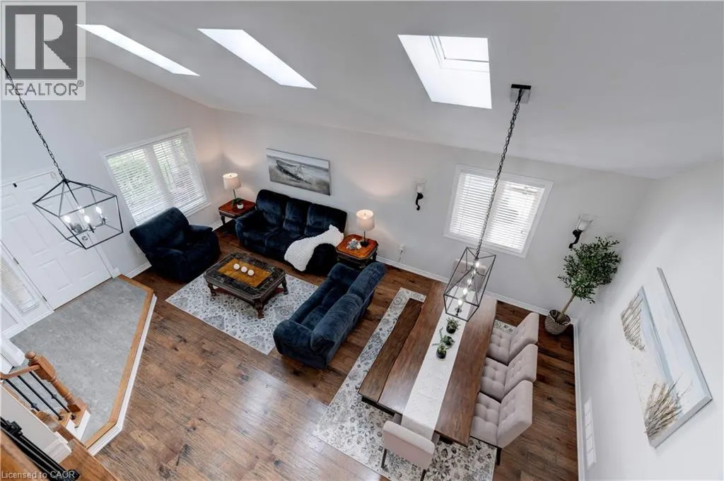 10 SCOTTSWOOD Lane