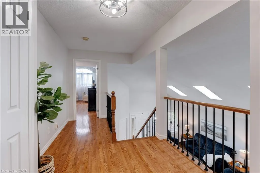 10 SCOTTSWOOD Lane