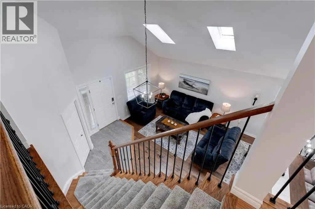 10 SCOTTSWOOD Lane