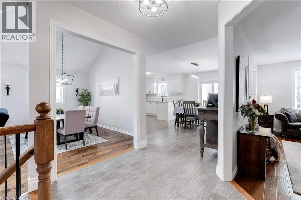 10 SCOTTSWOOD Lane
