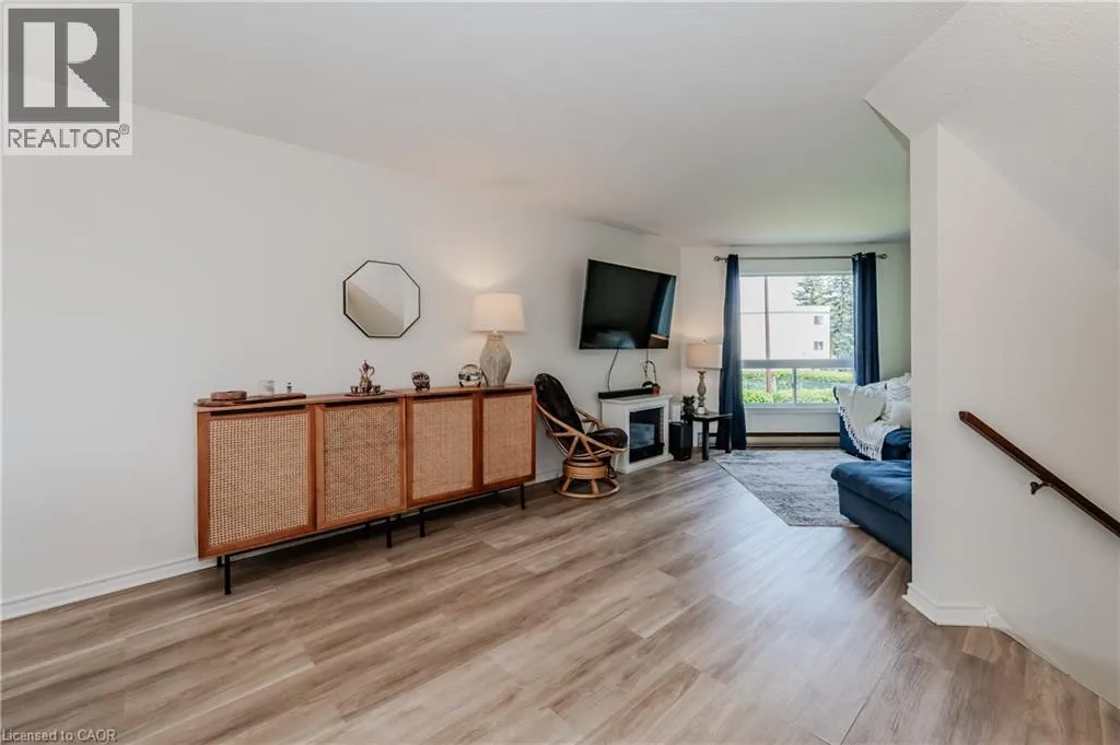 60 ELMSDALE Drive Unit# 35, #35