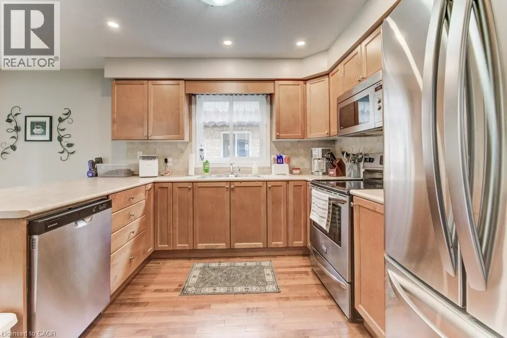 404 TEALBY Crescent