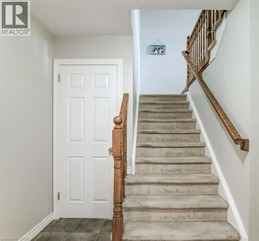 404 TEALBY Crescent