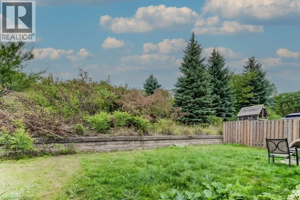 404 TEALBY Crescent