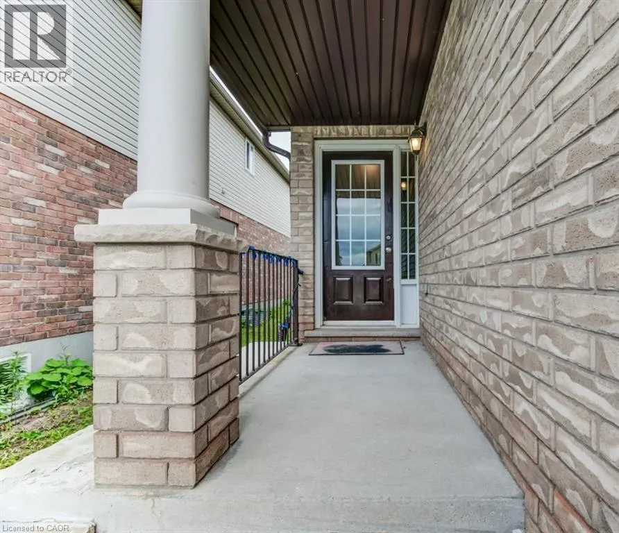404 TEALBY Crescent