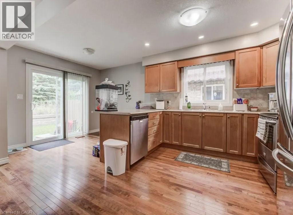 404 TEALBY Crescent