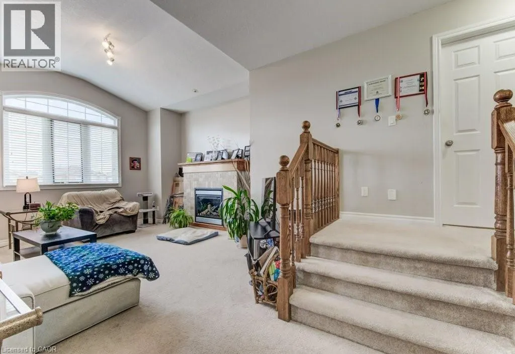 404 TEALBY Crescent