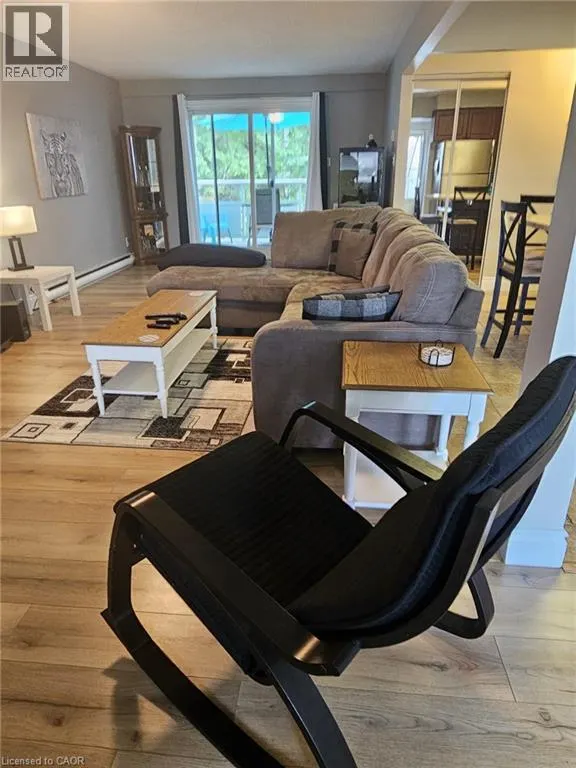 337 KINGSWOOD Drive Unit# 17, #17