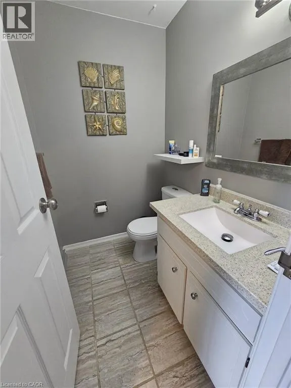 337 KINGSWOOD Drive Unit# 17, #17