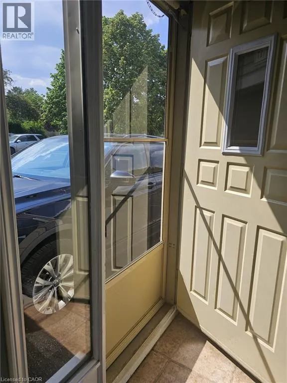 337 KINGSWOOD Drive Unit# 17, #17