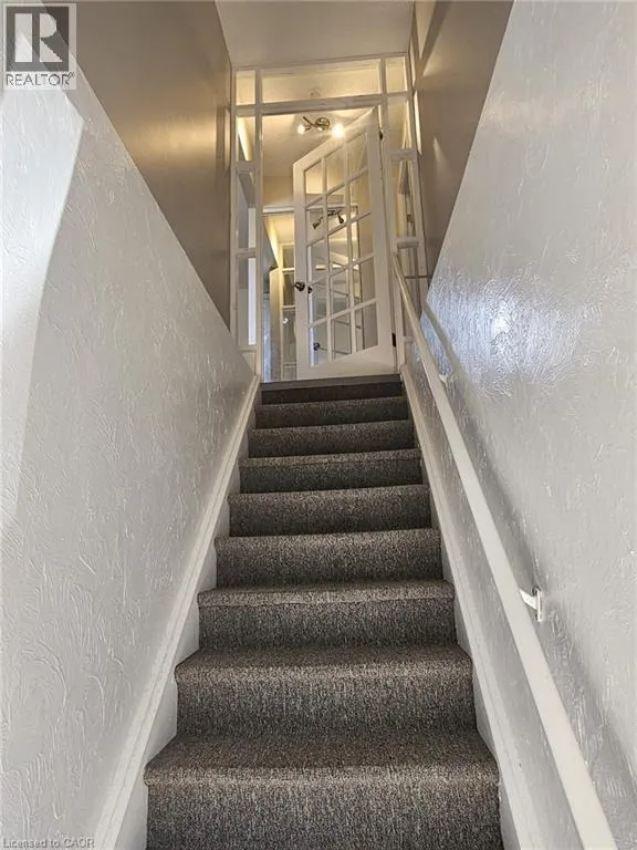 337 KINGSWOOD Drive Unit# 17, #17