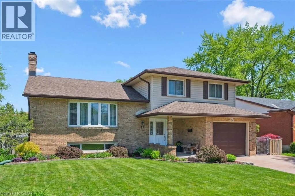 76 LOWER CANADA Crescent