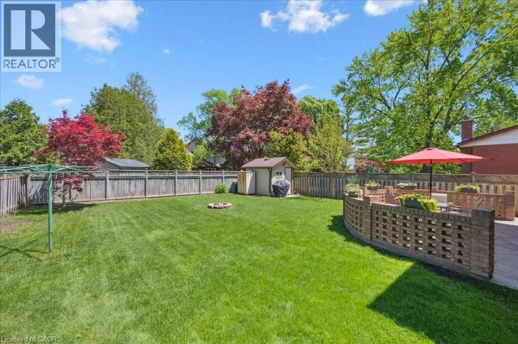 76 LOWER CANADA Crescent