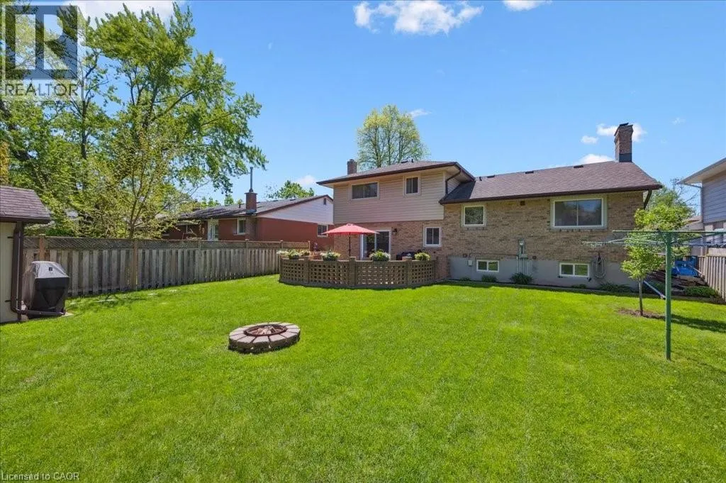 76 LOWER CANADA Crescent