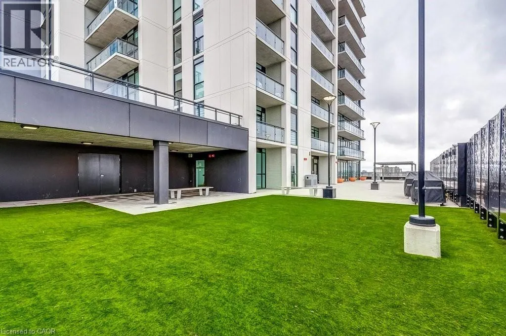 60 CHARLES Street W Unit# 2302, #2302