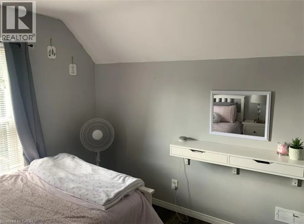 65 TUXEDO Avenue N