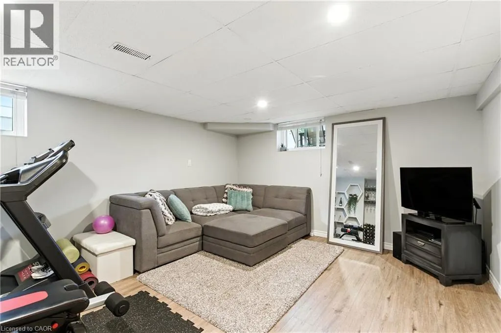 26 GILLARD Street